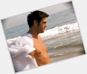 Chuck Wicks Average body,  dark brown hair & hairstyles