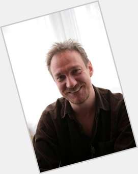 David Thewlis Average body,  light brown hair & hairstyles