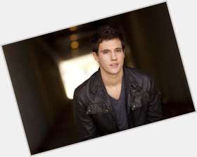 Drew Roy dark brown hair & hairstyles Athletic body, 