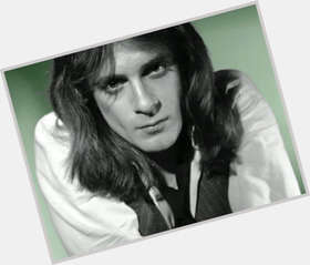 Eddie Money Average body,  light brown hair & hairstyles