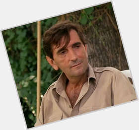 Harry Dean Stanton Slim body,  salt and pepper hair & hairstyles