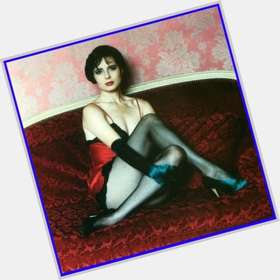 Isabella Rossellini Slim body,  black hair & hairstyles