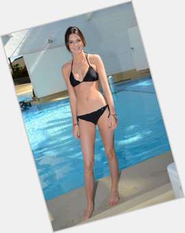 Kendall Jenner Slim body,  dark brown hair & hairstyles