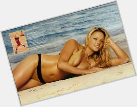 Jennie Finch Slim body,  blonde hair & hairstyles