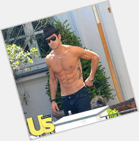 Justin Theroux Athletic body,  black hair & hairstyles