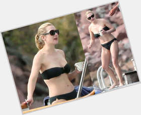 Kate Winslet Average body,  blonde hair & hairstyles