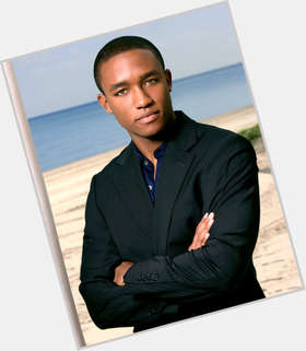 Lee Thompson Young Average body,  dark brown hair & hairstyles