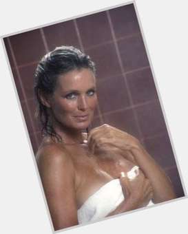 Linda Evans Average body,  blonde hair & hairstyles