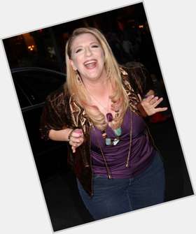 Lisa Lampanelli Average body,  blonde hair & hairstyles