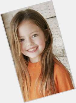 Mackenzie Foy Slim body,  dark brown hair & hairstyles