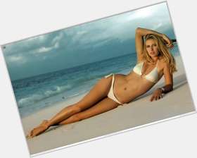 Maria Sharapova Athletic body,  blonde hair & hairstyles