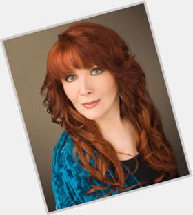 Maureen Mcgovern Average body,  red hair & hairstyles