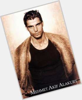 Mehmet Akif Alakurt dark brown hair & hairstyles Athletic body, 