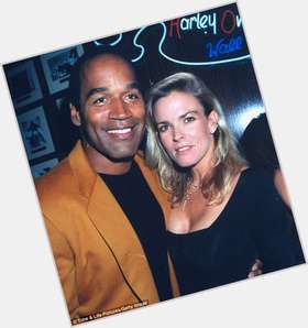 Nicole Brown Simpson Slim body,  blonde hair & hairstyles