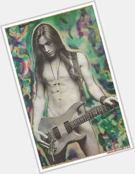 Nuno Bettencourt Slim body,  dark brown hair & hairstyles