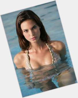 Odette Annable Slim body,  dark brown hair & hairstyles