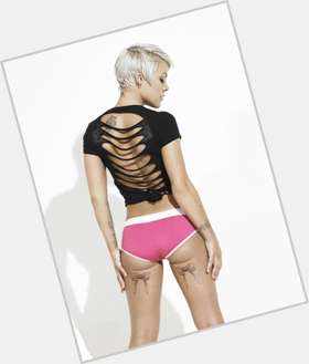 P!nk Athletic body,  blonde hair & hairstyles