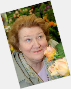 Patricia Routledge Large body,  dark brown hair & hairstyles