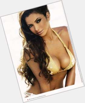 Pilar Montenegro Slim body,  dark brown hair & hairstyles