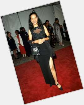 Shari Headley Slim body,  black hair & hairstyles