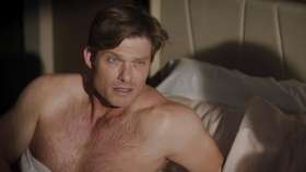 Chris Carmack shirtless in Grey Anatomy 21-12