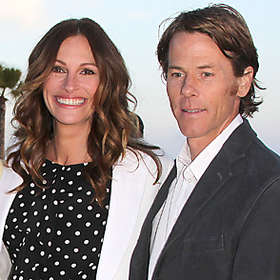 Danny Moder Shares Rare Photo of Julia Roberts With Their Three Kids for Mother Day
