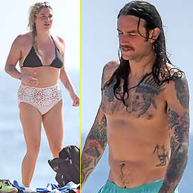 Kesha in Bikini