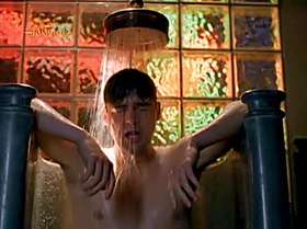 Kyle Chandler shirtless in Early Edition 2-21