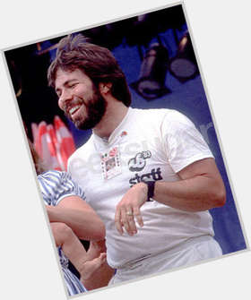 Steve Wozniak Large body,  salt and pepper hair & hairstyles