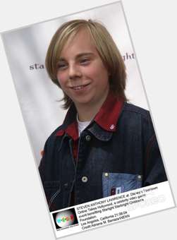 Steven Anthony Lawrence Slim body,  light brown hair & hairstyles