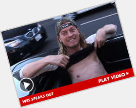 Wes Scantlin Average body,  blonde hair & hairstyles