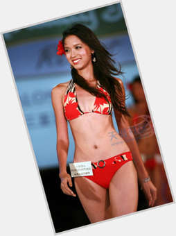 Zhang Zilin Slim body,  black hair & hairstyles